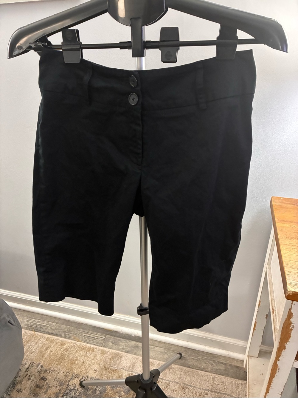 Harold's Black Bermuda Capris